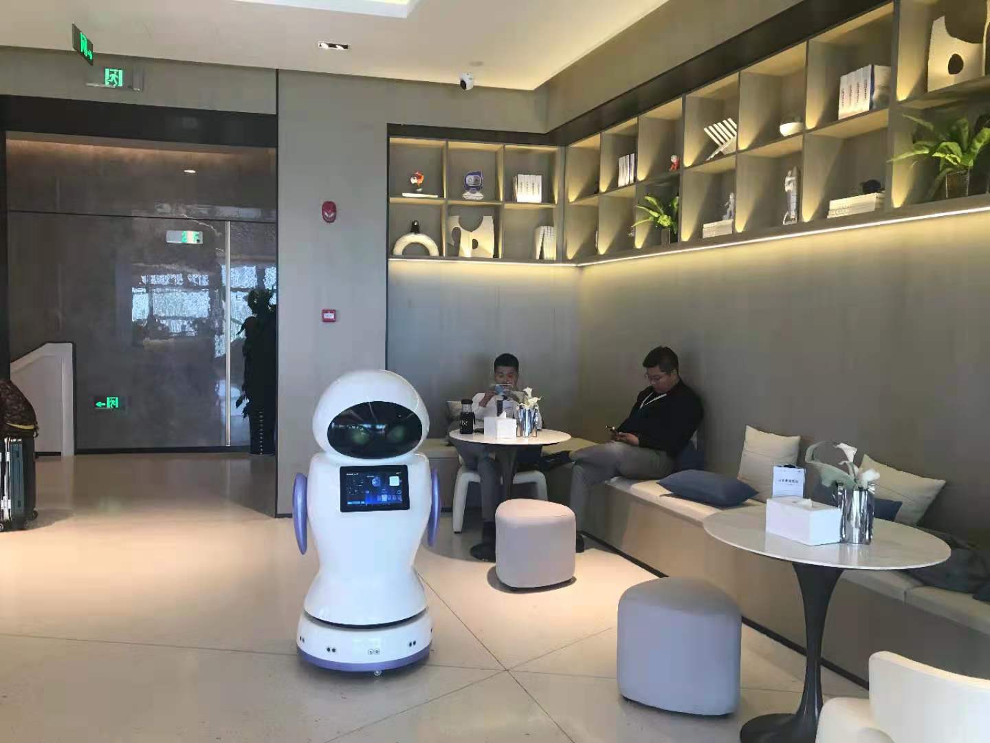 智能機器人