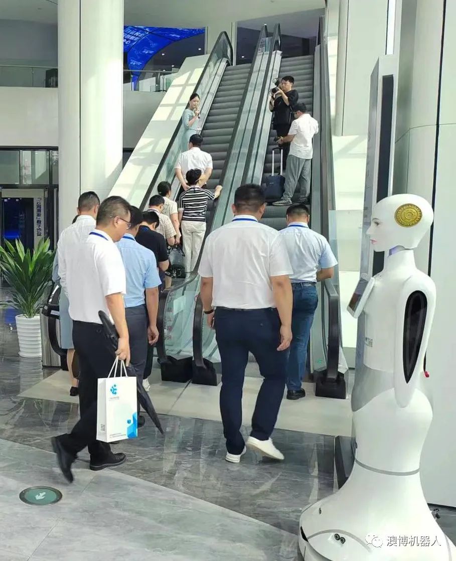 展會機器人